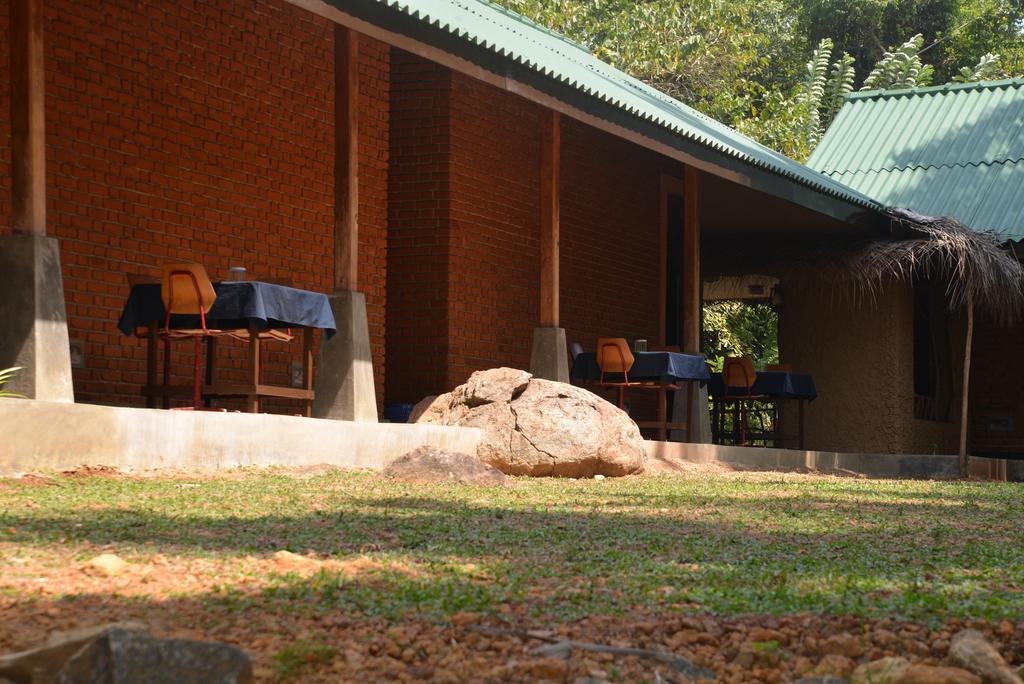 Jungle Beach Hostel Unawatuna Exterior foto