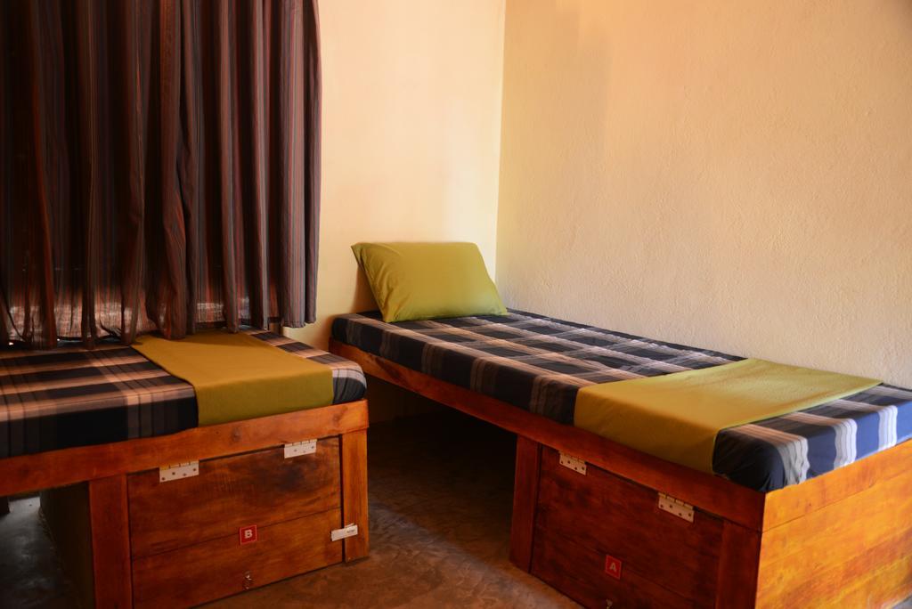 Jungle Beach Hostel Unawatuna Habitación foto