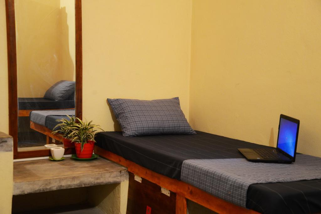 Jungle Beach Hostel Unawatuna Habitación foto